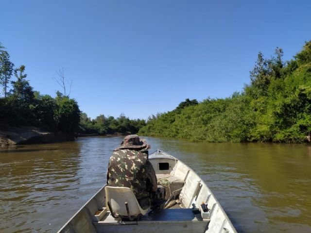 PMA de Jardim vigia cardumes, fiscaliza embarcações e orienta pescadores