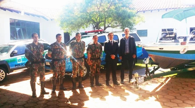 PMA de Dourados entrega ao CRAS de Campo Grande tucano com asa fraturada e filhotes de gato-mourisco, que está em extinção e gavião