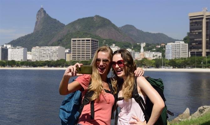 Brasil sobe duas posições no ranking mundial de contribuição do turismo em 2021