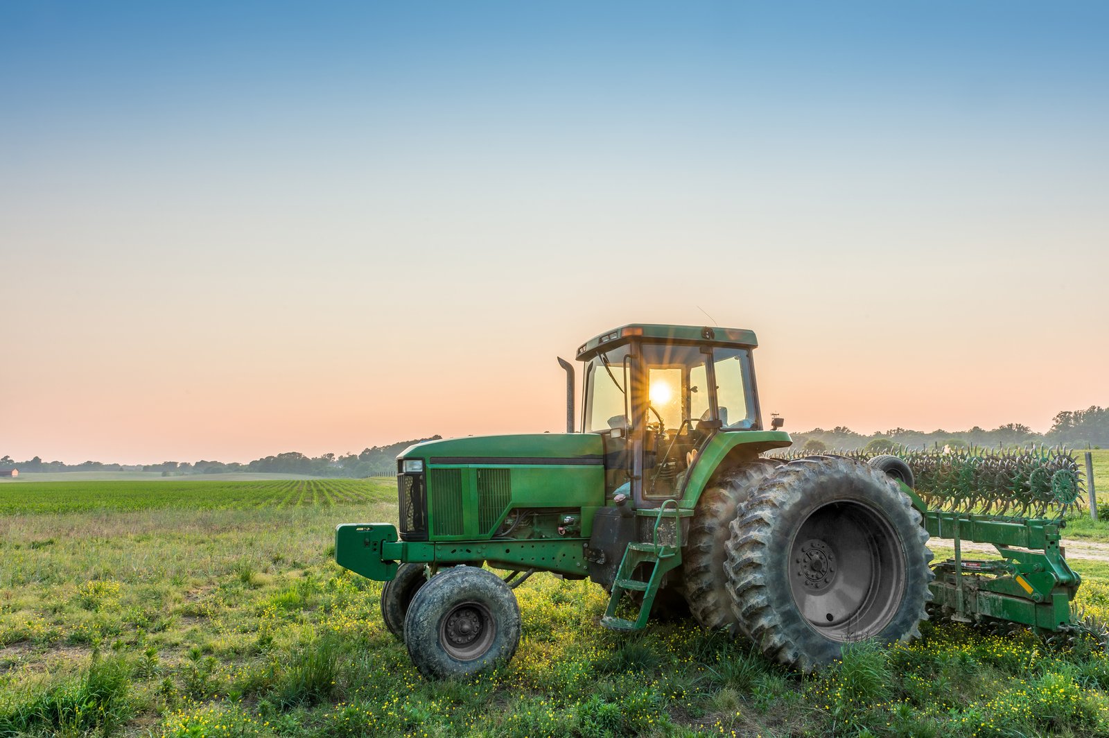 Tratores e máquinas produzidas a partir de 2016 terão prioridade no Renagro
