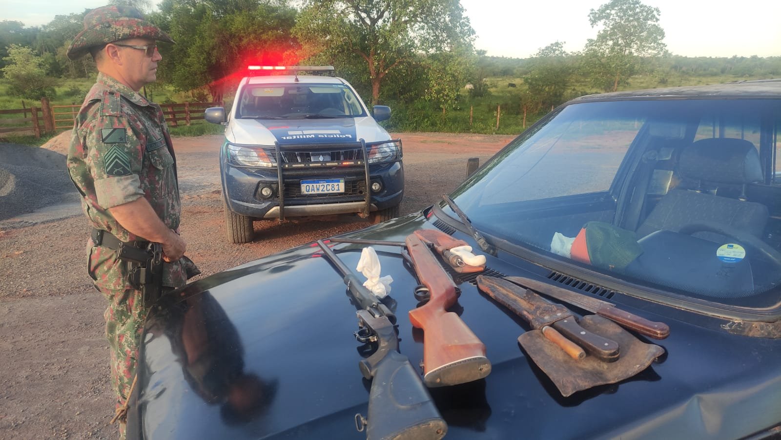 PMA de Porto Murtinho prende dois caçadores, apreende duas armas e munições de caça e facas em veículo e frustra caçada ilegal