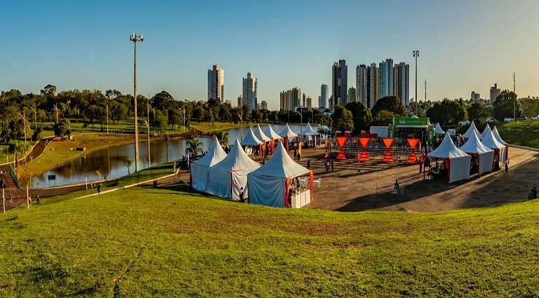Sarau no Parque promove encontro de gerações entre artistas sul-mato-grossenses
