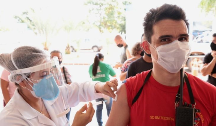 Secretaria realiza ‘Dia D’ de vacinação pré-Carnaval contra a Covid-19 em MS