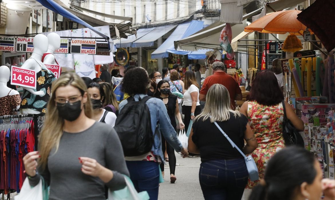 Confiança do empresário do comércio cai pelo terceiro mês consecutivo