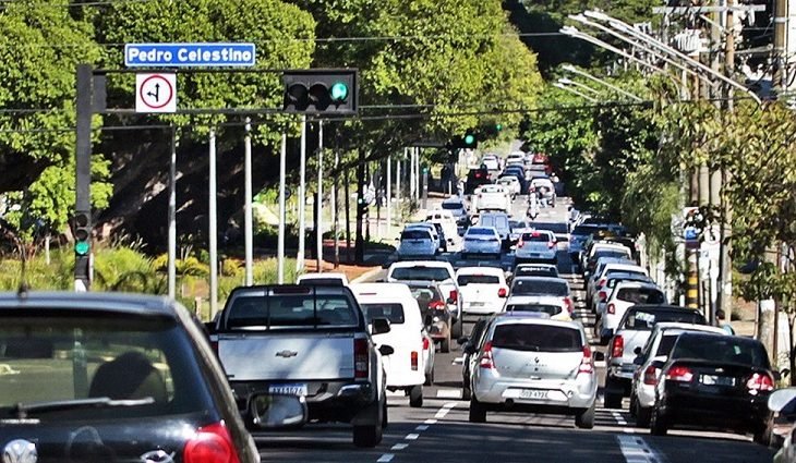 Abril é mês de licenciamento dos veículos com placas finais 1 e 2