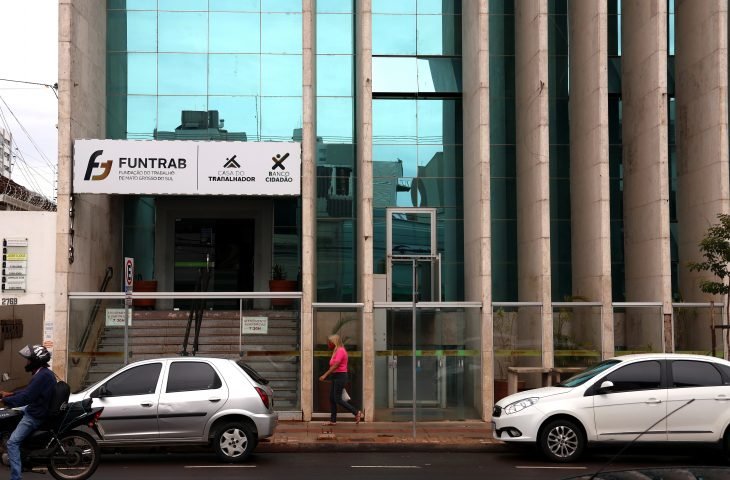 Semana inicia com 3,3 mil vagas de emprego na Funtrab para diferentes cidades