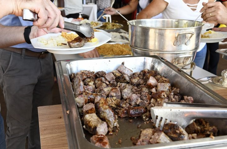 Em casa ou na churrascaria: Procon divulga pesquisa sobre valores para celebrar o Dia das Mães