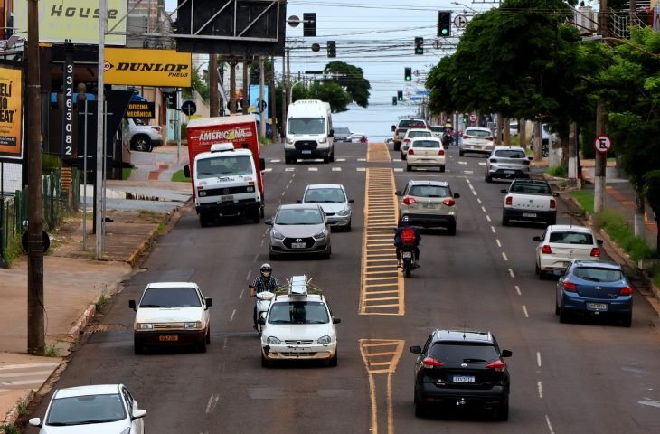 Veículos com placa final 3 têm até o fim de maio para serem licenciados no Detran