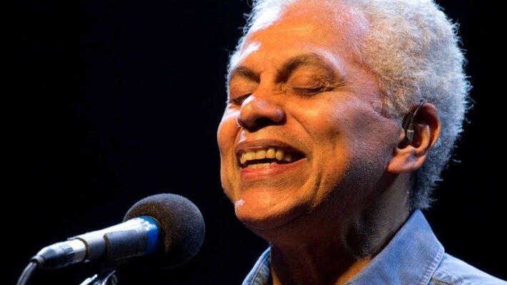 Famosos – Cantor Paulinho da Viola cancela show por motivos de saúde