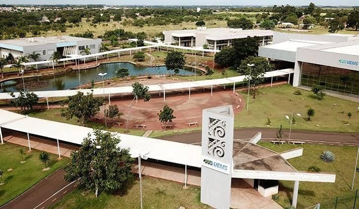 UEMS abre 170 vagas em cursos de graduação a refugiados, migrantes e apátridas