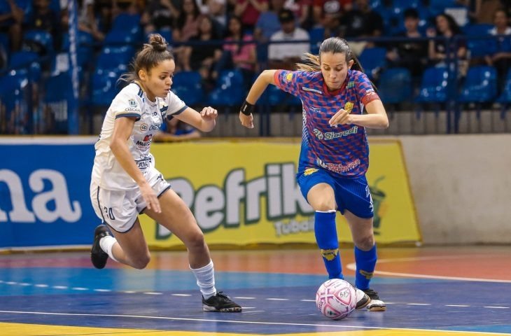 Equipe de MS entra em quadra neste domingo pela Liga Feminina de Futsal