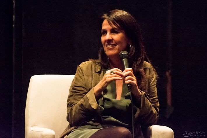 35ª Noite da Poesia traz a escritora Martha Medeiros para Campo Grande