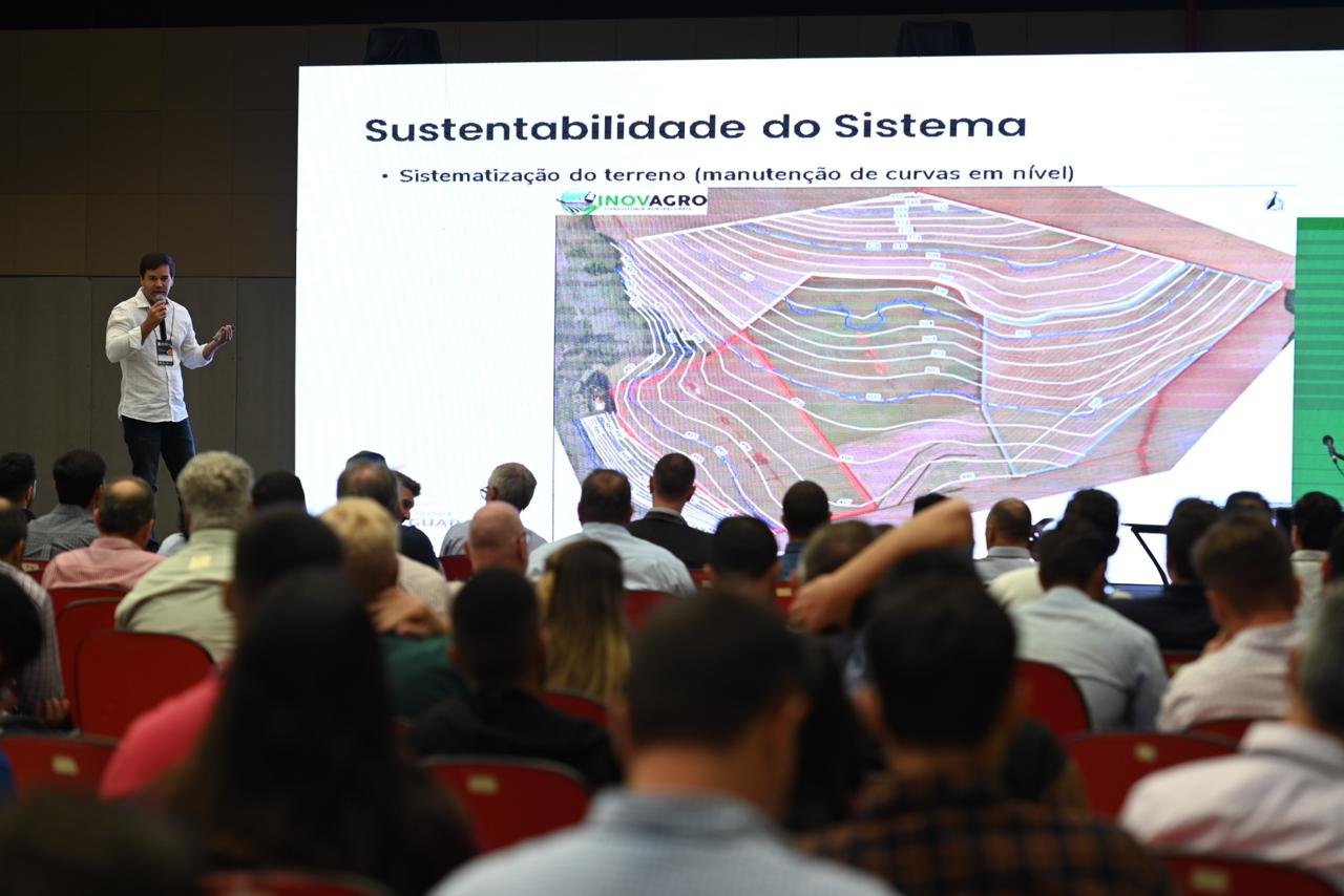 Mais de 400 profissionais da agricultura debatem o avanço do milho safrinha no Brasil