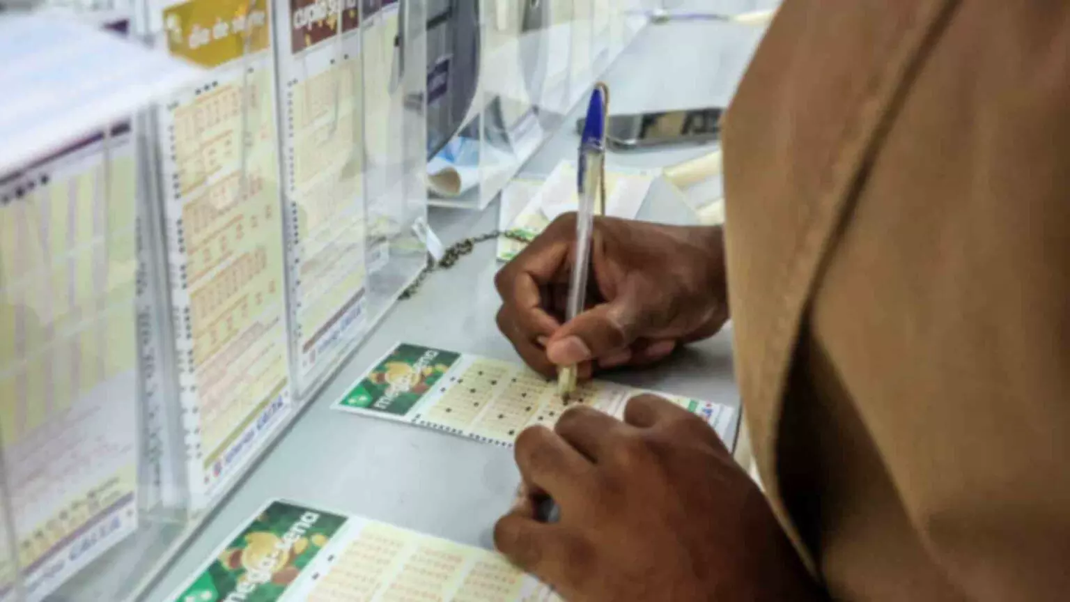 Mega-Sena pode pagar R$ 33 milhões no próximo sábado