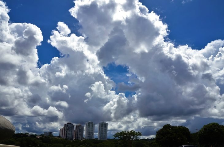 Chuva dá trégua e tempo firme e altas temperaturas predominam no Estado